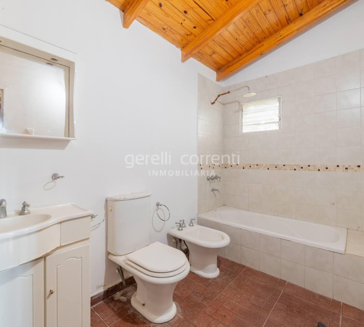 Casa 3 Dormit. con Amplio Terreno en Bº Los Conquistadores - Sauce Viejo 5