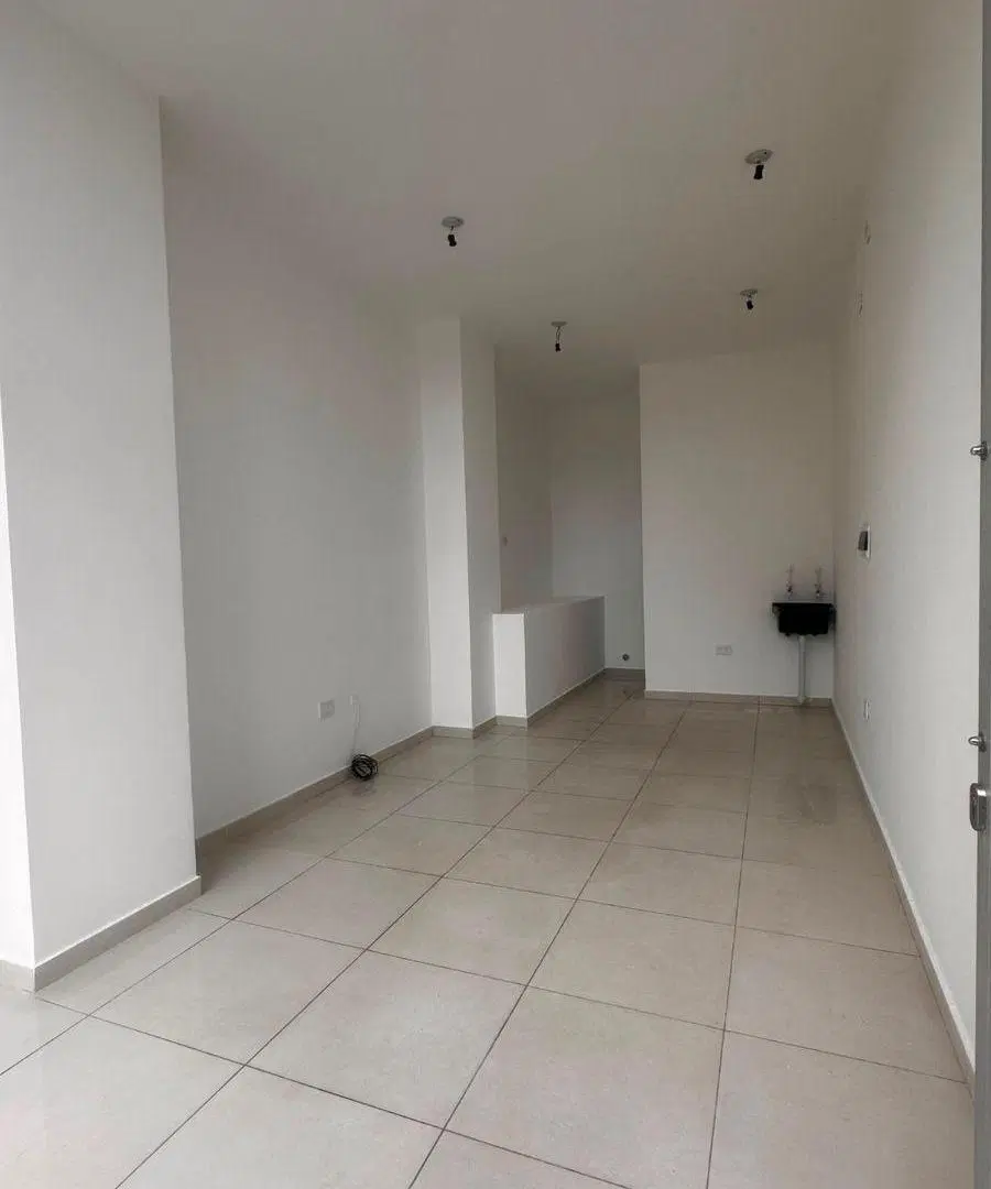 ALQUILER LOCAL EN SUIPACHA 3440 2