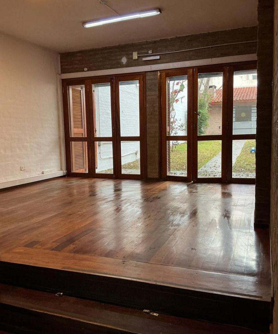 Foto de Oficina comercial de 250 m² en alquiler en General Paz, imagen 2