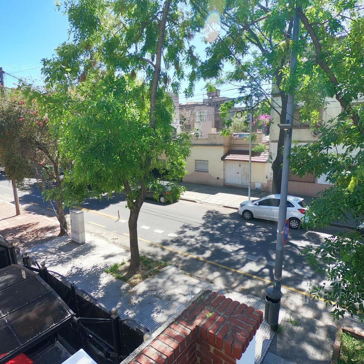 Triplex 4 Amb + Dependencia de Servicio + Cochera + Patio + Terraza 2