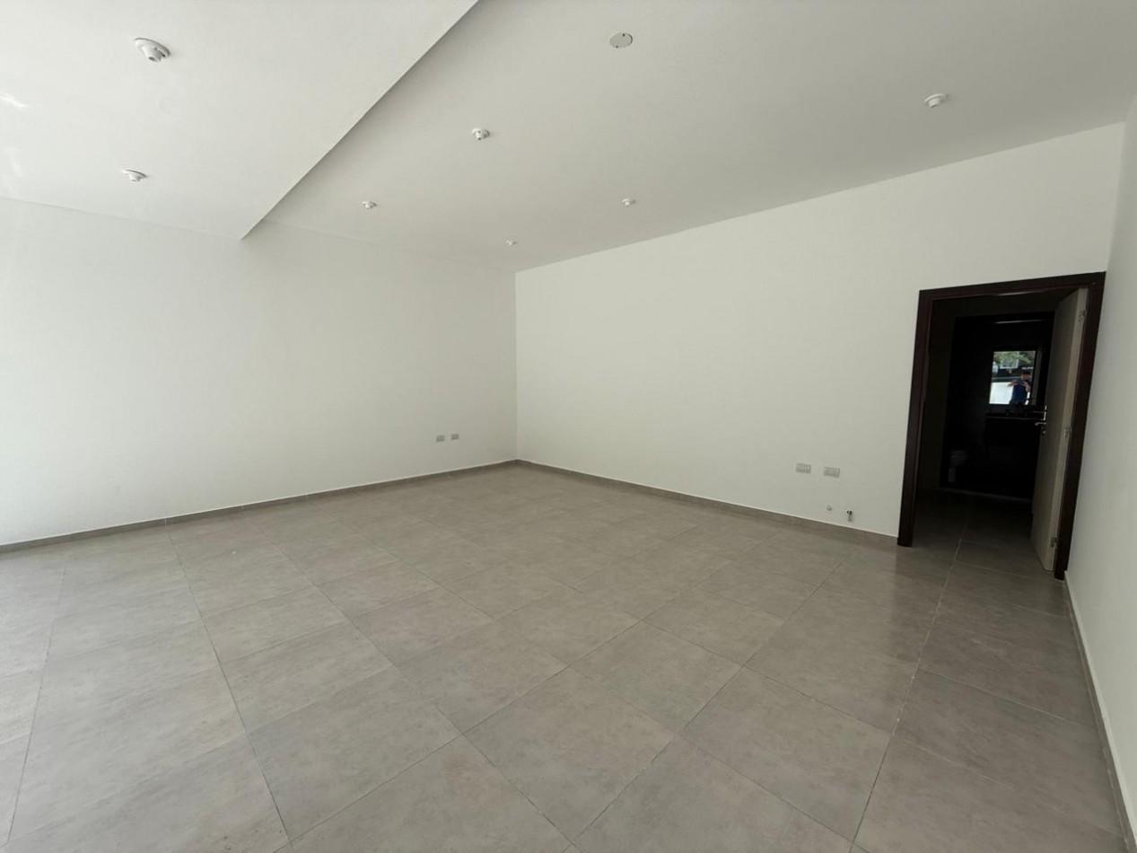 Foto de Local comercial en alquiler, sobre avenida principal, imagen 4