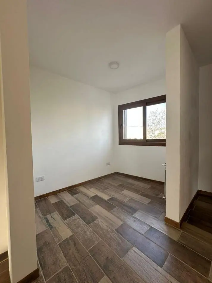 Duplex a estrenar, 2 dormitorios, muy buena ubicacion. 5