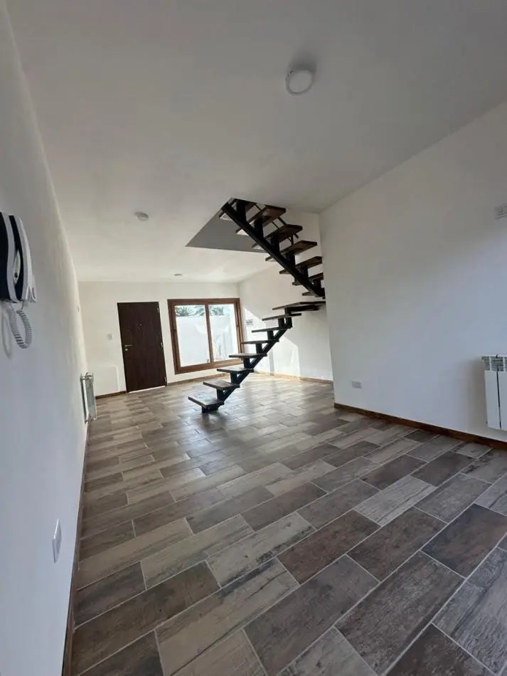 Duplex a estrenar, 2 dormitorios, muy buena ubicacion. 4