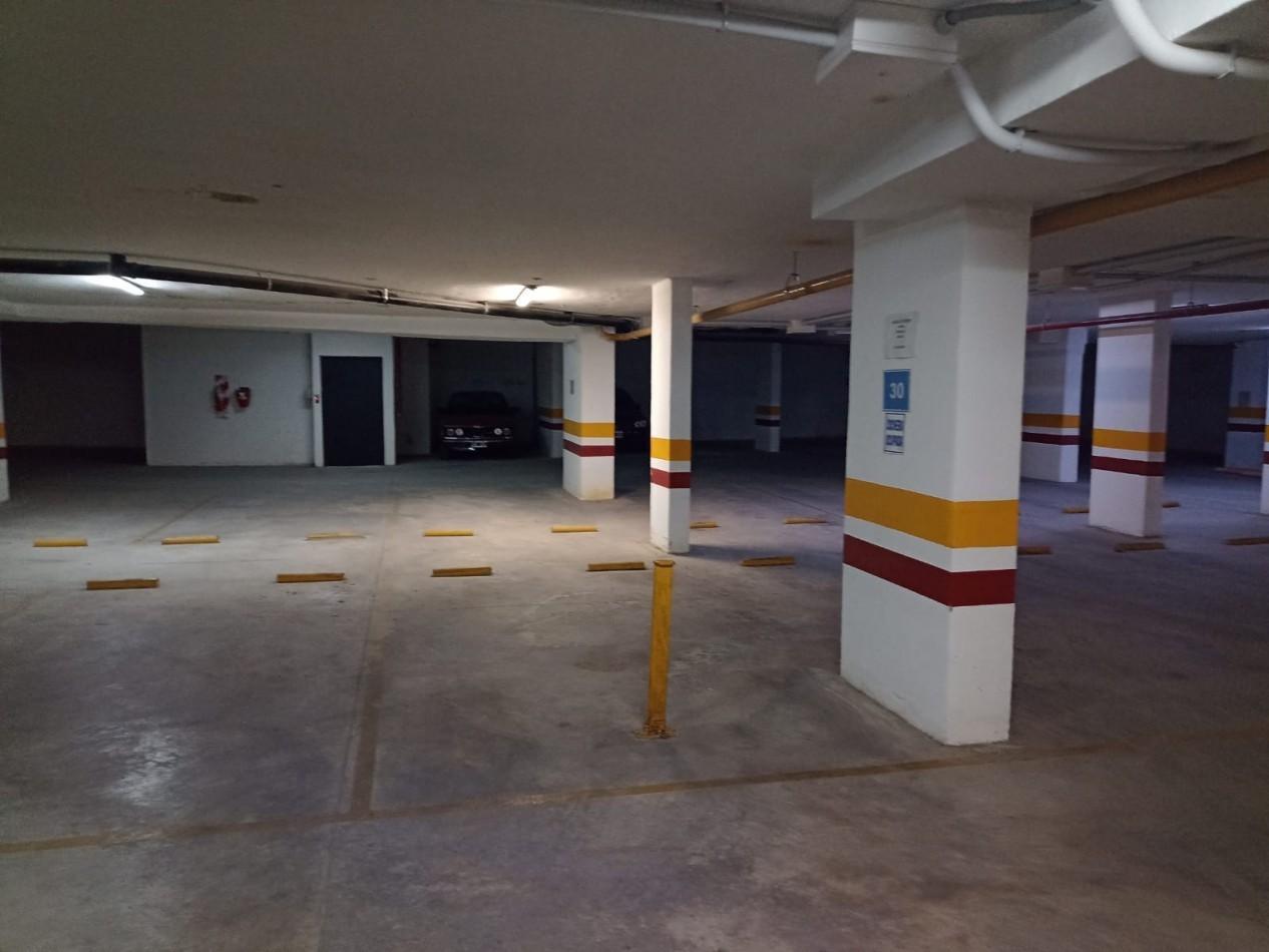 Foto de Oportunidad! Cochera en pleno centro. Edificio Cibeles, imagen 3