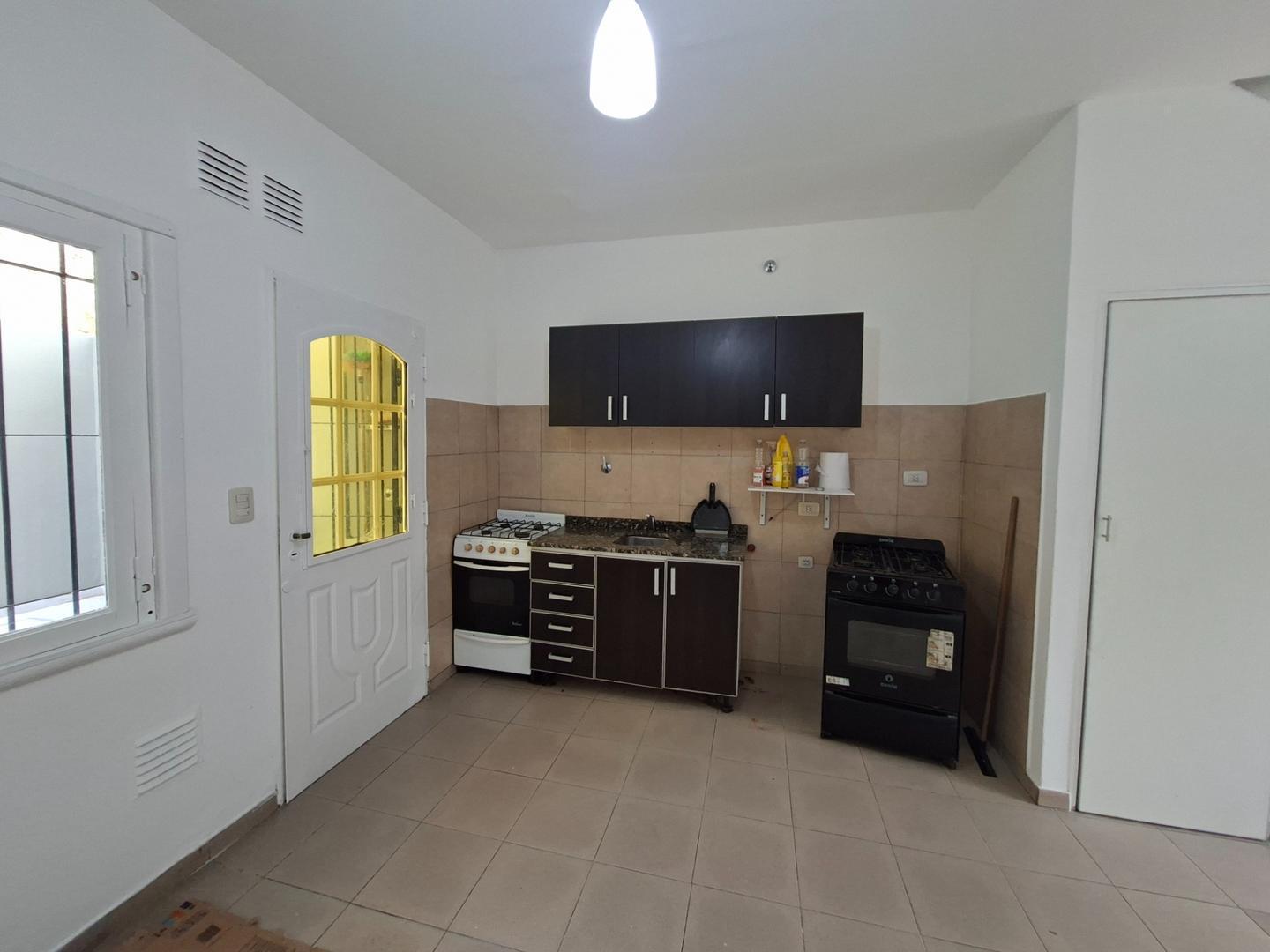 Foto de ALQUILER DUPLEX EN 2 PLANTAS DE 2 DORM. SIN EXPENSAS !!, imagen 3