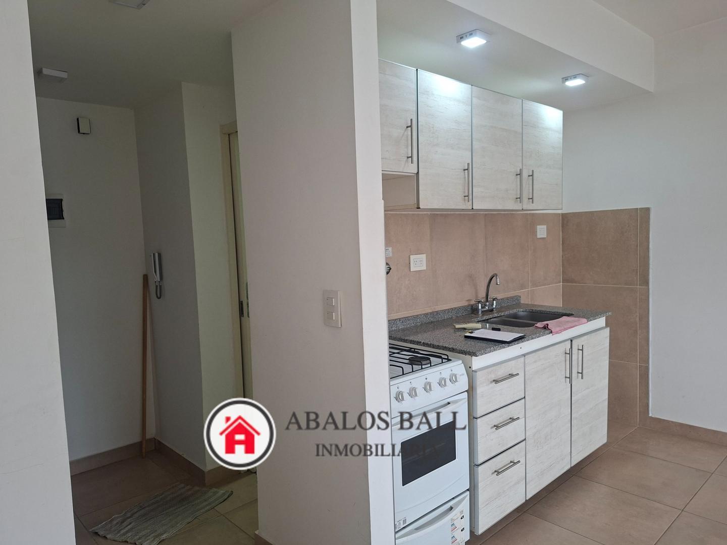 Foto de VENTA DEPTO MONOAMBIENTE AMPLIO EN LANUS OESTE, imagen 1