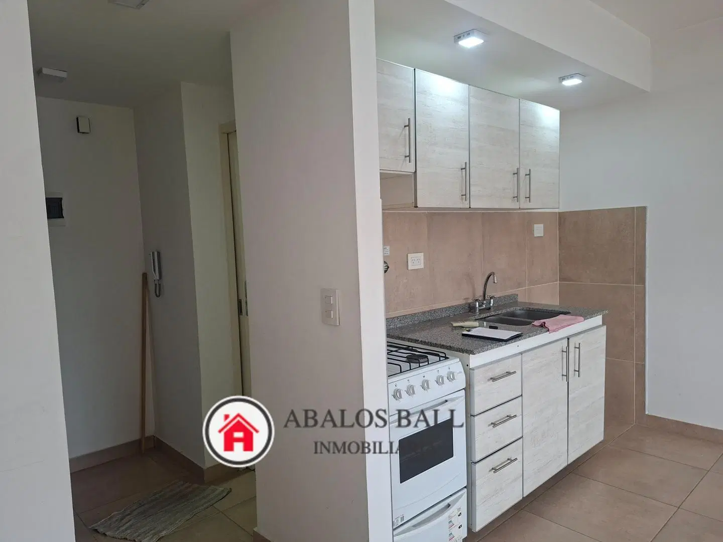 VENTA DEPTO MONOAMBIENTE AMPLIO EN LANUS OESTE 1