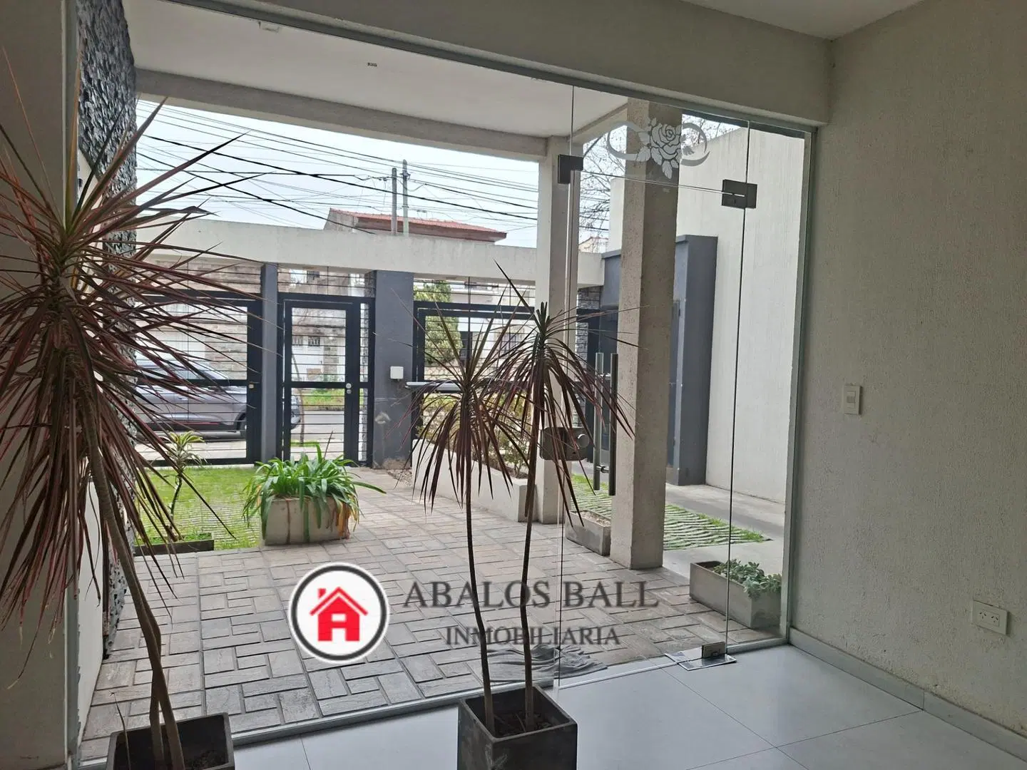 VENTA DEPTO MONOAMBIENTE AMPLIO EN LANUS OESTE 3