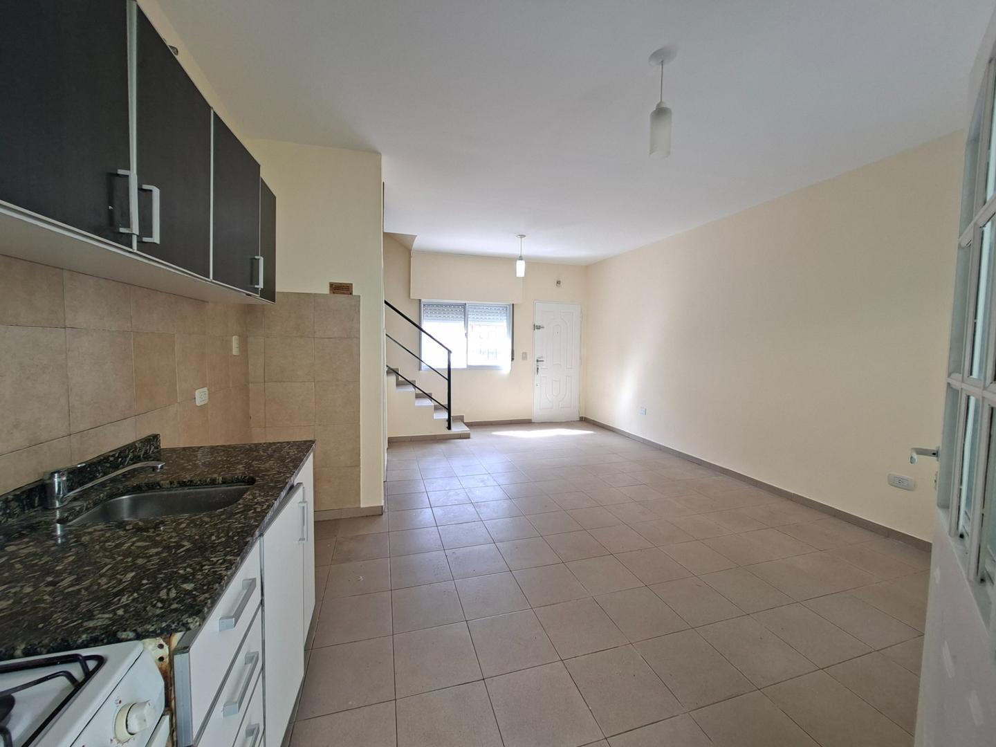 Foto de ALQUILER DUPLEX 2 DORM EN 2 PLANTAS SIN EXPENSAS!!, imagen 5