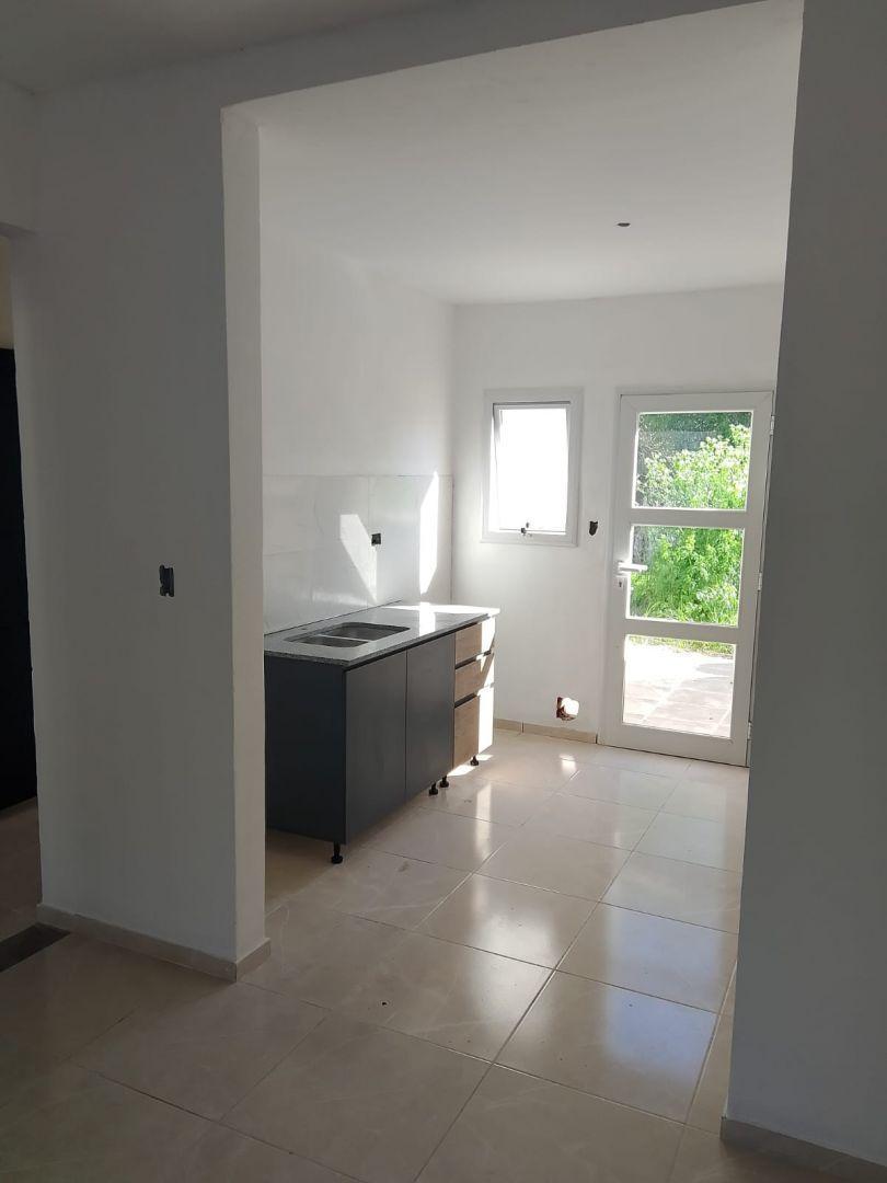 Casa 2 dormitorios. | J.V.Gonzalez al 300