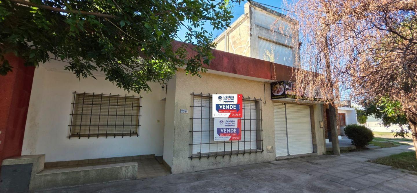 Casa 4 dormitorios. | Eva Peron al 2200