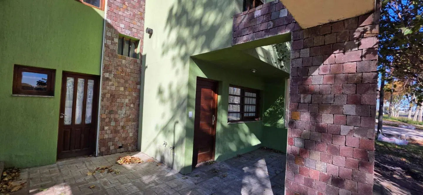Casa 3 dormitorios. | Compaire 2