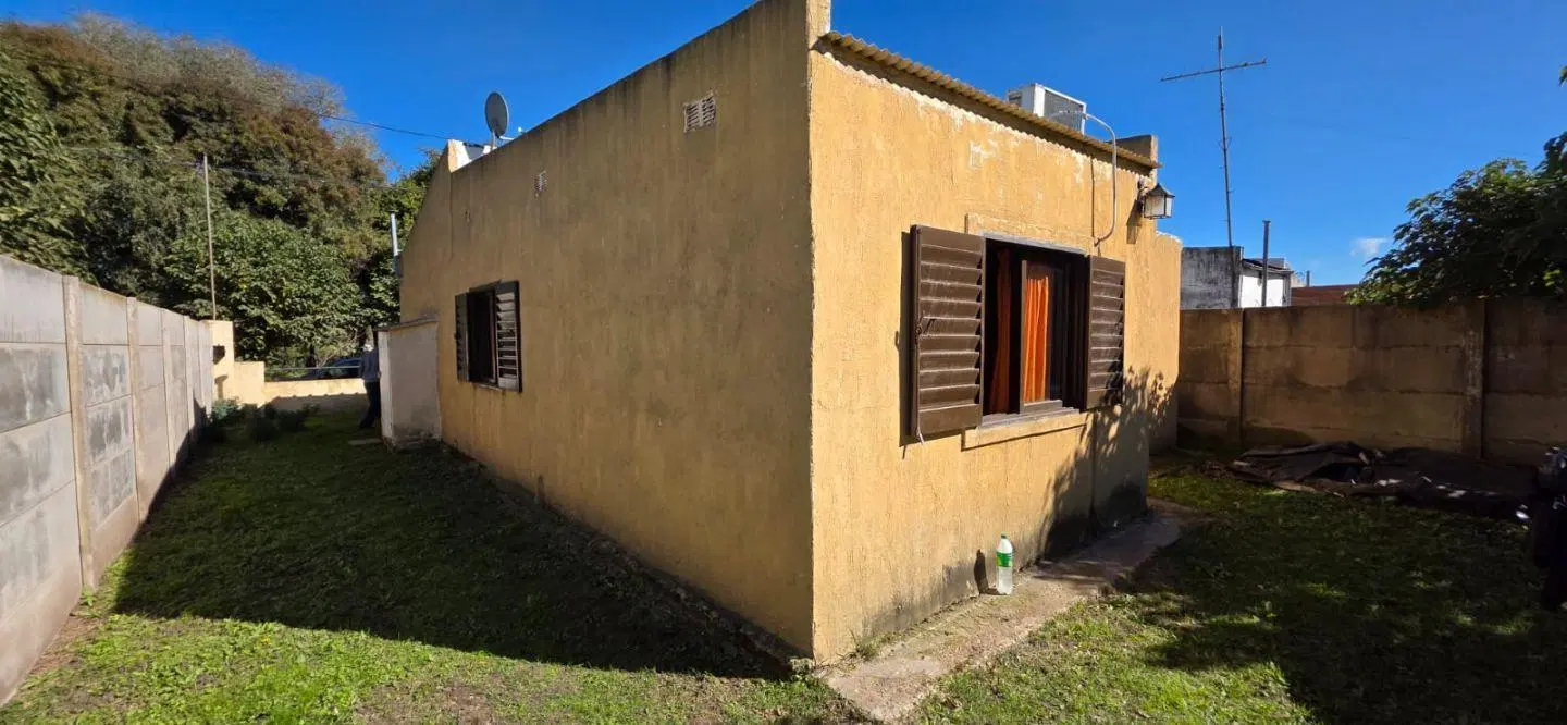 Casa 2 dormitorios. | Lugones al 1500 2