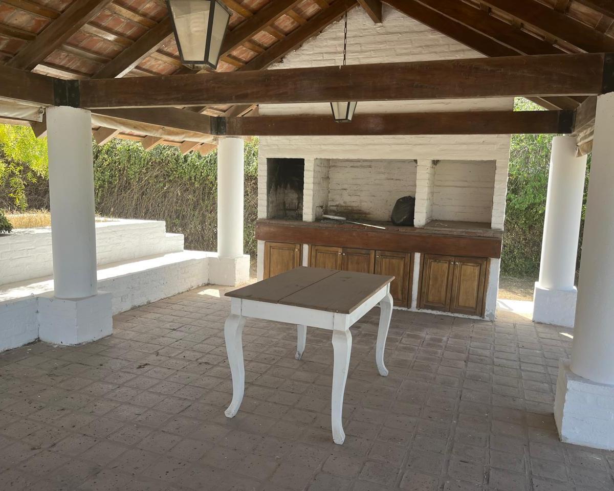 Foto de Casa Quinta Villa Allende Golf 380m2 cub 2408m2 totales, imagen 2