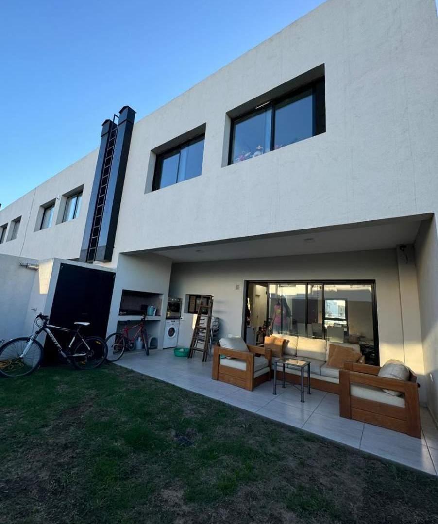 Venta duplex Terrazas de Manantiales 3 habitaciones