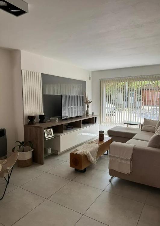 Foto de Casa en Venta Los Aromas Valle Escondido 3 Dormitorios Pileta 250 m2, imagen 3