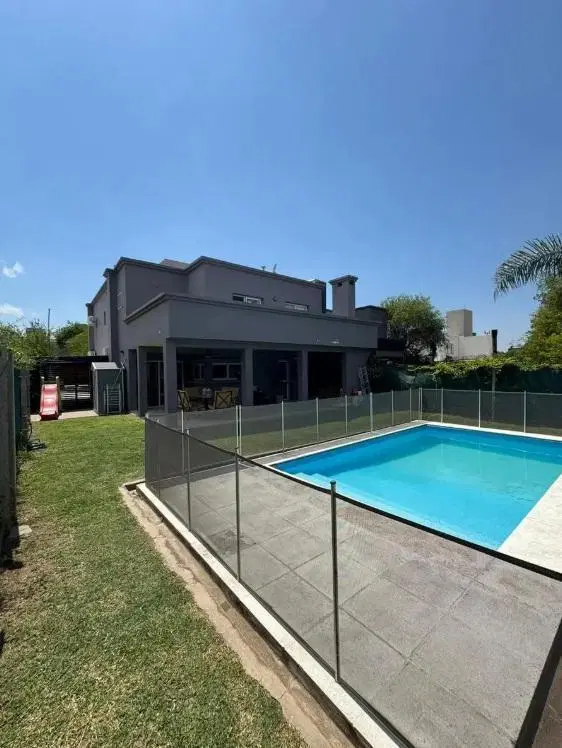 Casa en Venta Los Aromas Valle Escondido 3 Dormitorios Pileta 250 m2 Cubiertos 2