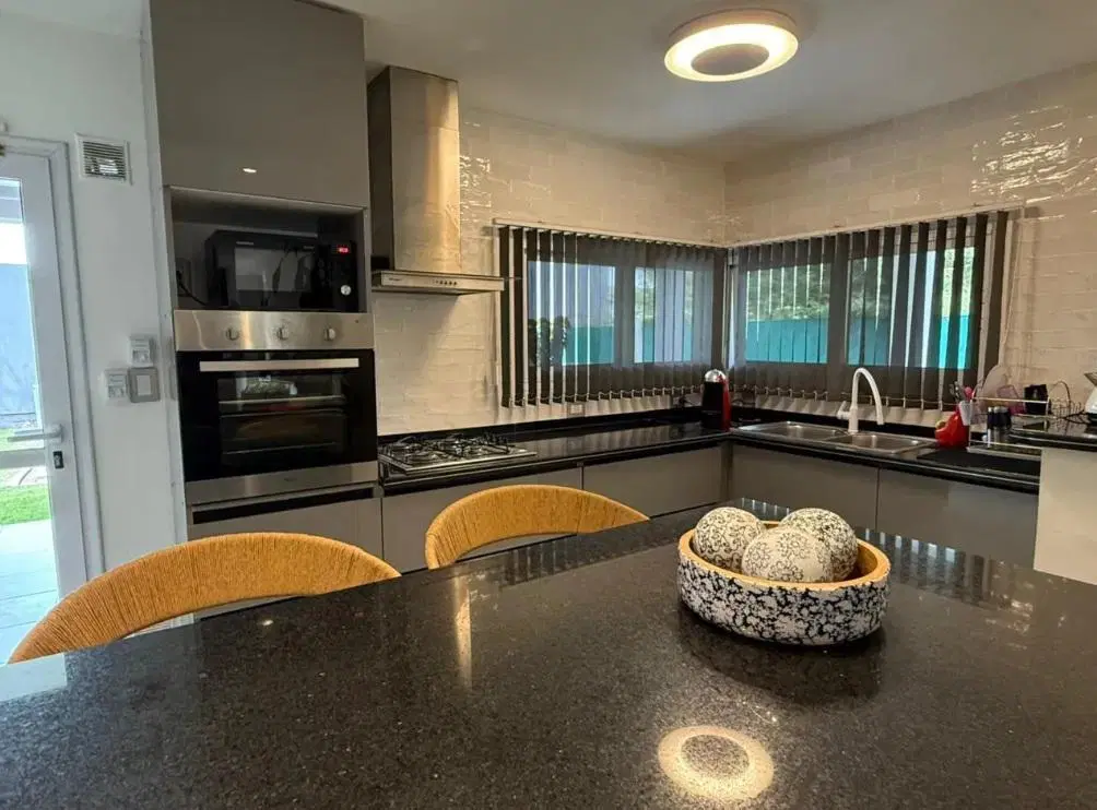 Casa en Venta Los Aromas Valle Escondido 3 Dormitorios Pileta 250 m2 Cubiertos 4