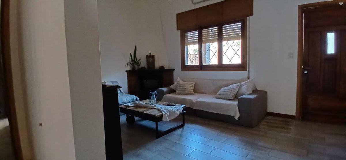 Foto de venta casa 4 dormitorios, con amplio terreno, sobre Av. Donato Alvarez, imagen 4