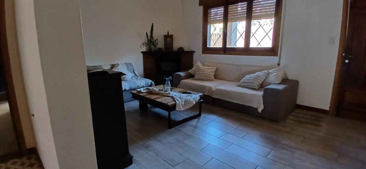 Foto de venta casa 4 dormitorios, con amplio terreno, sobre Av. Donato Alvarez, imagen 5