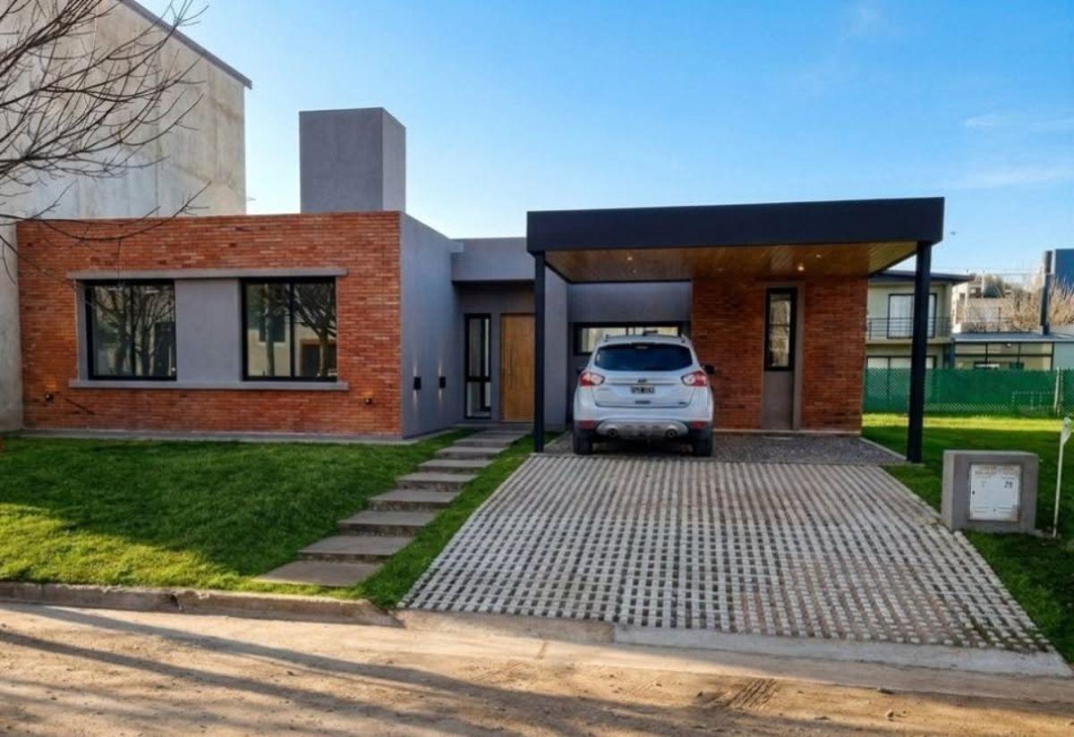 Foto de Venta casa de 3 dormitorios en barrio cerrado Tejas 4, imagen 1