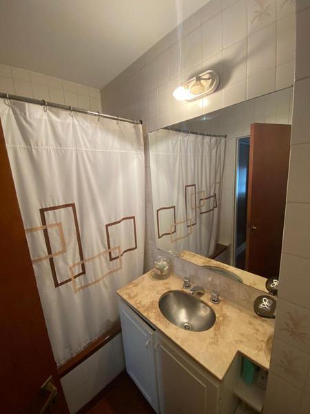 Departamento en Venta. Piso Exclusivo de 3 Dorm. con Cochera 2