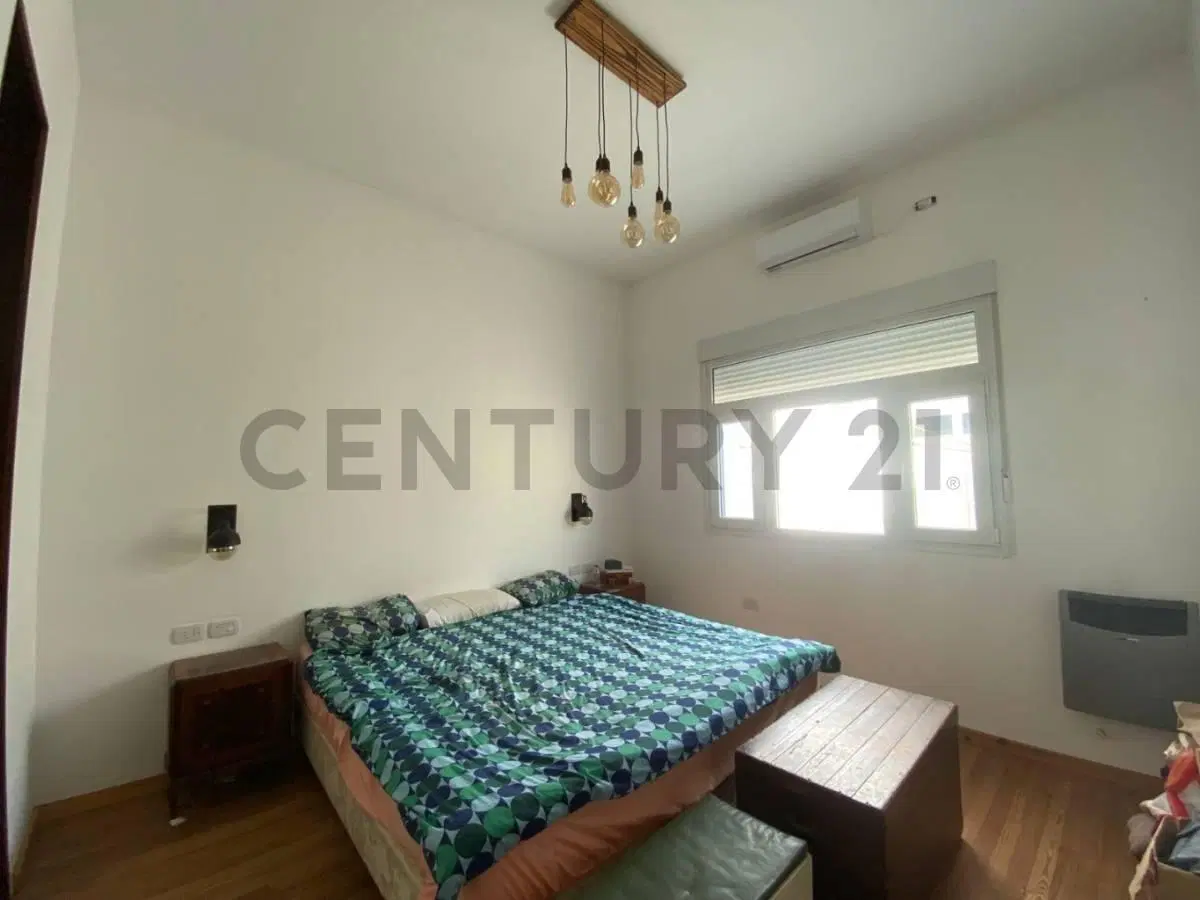 Casa con 3 dormitorios y 3 oficinas en La Plata 2