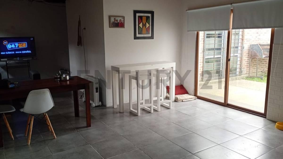 Foto de VENTA DE CASA EN Lisandro Olmos, LA PLATA, imagen 2