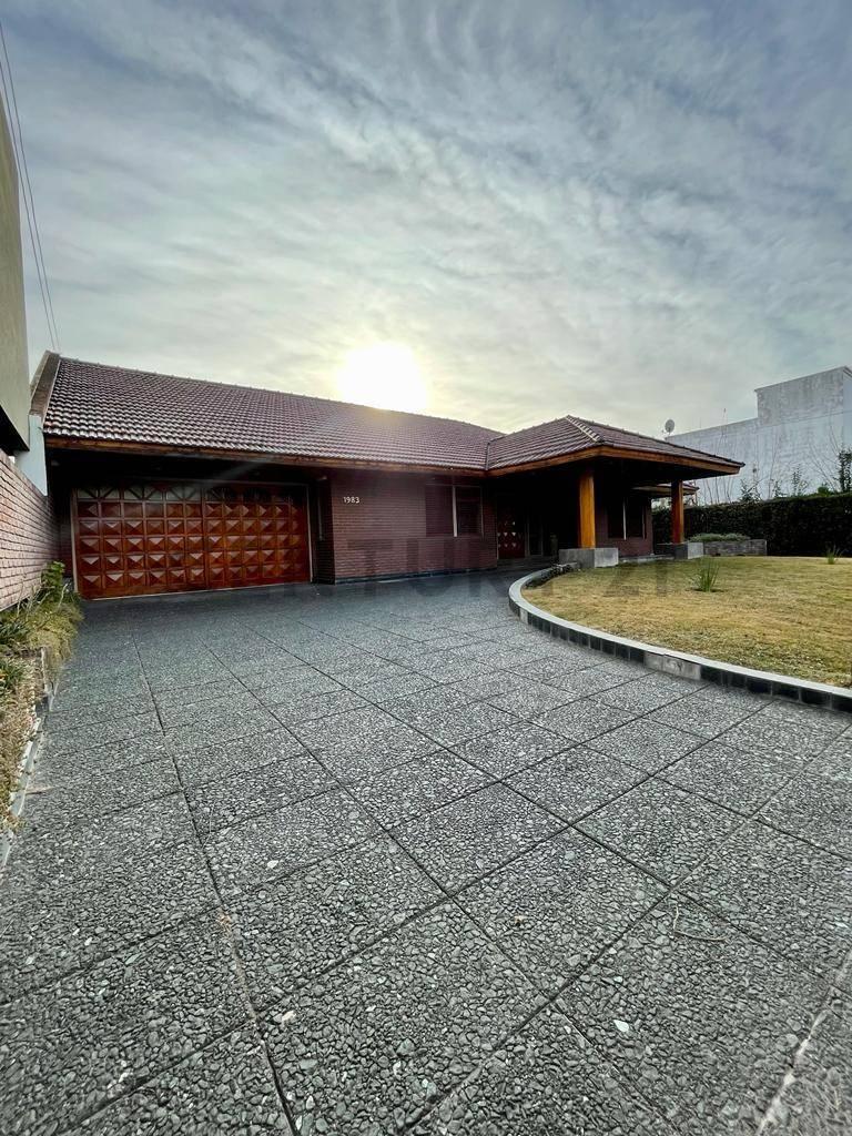 Foto de Casa en venta 4 dormitorios en Gonnet, imagen 1