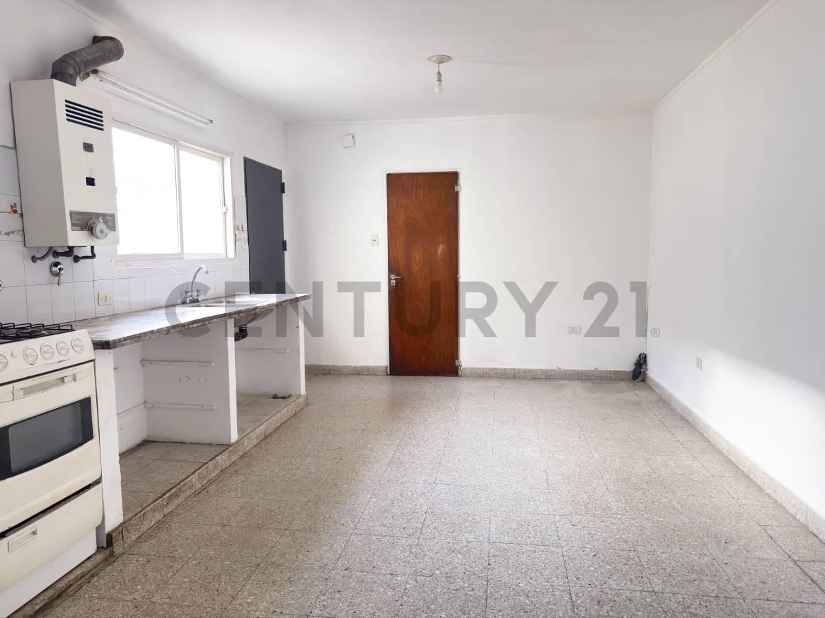 Foto de ¡TOLOSA: CASA + LOCAL + GRAN PARQUE! IDEAL VIVIENDA O INVERSIÓN, imagen 3