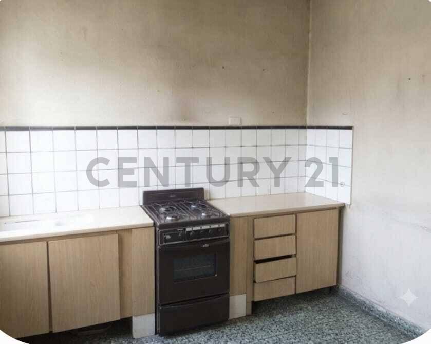 Foto de Casa + Terreno para desarrolladores en Ringuelet, imagen 2