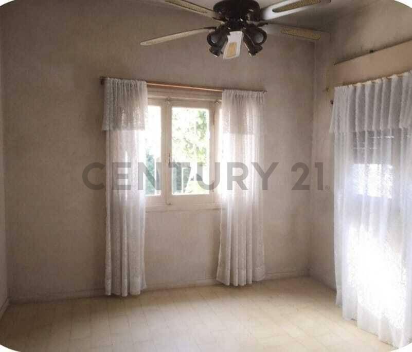Foto de Casa + Terreno para desarrolladores en Ringuelet, imagen 3