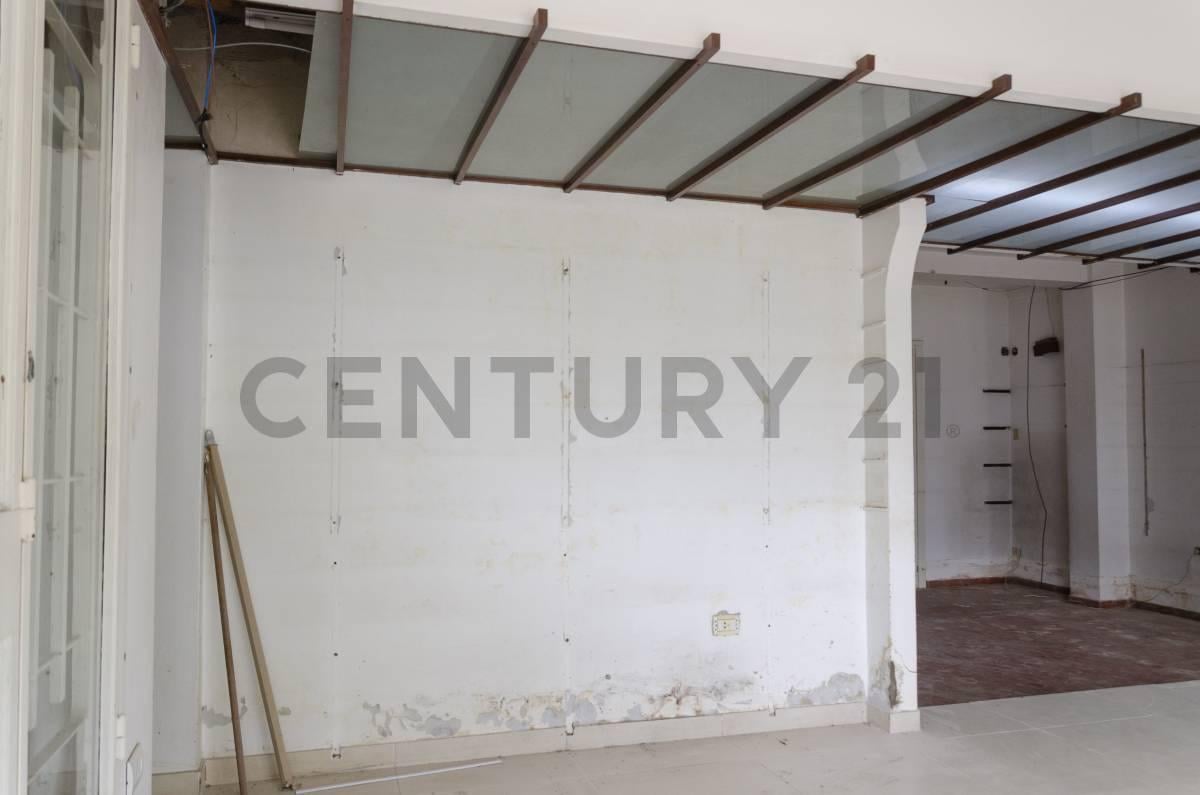 Foto de Casa con local en venta en Los Hornos, imagen 4