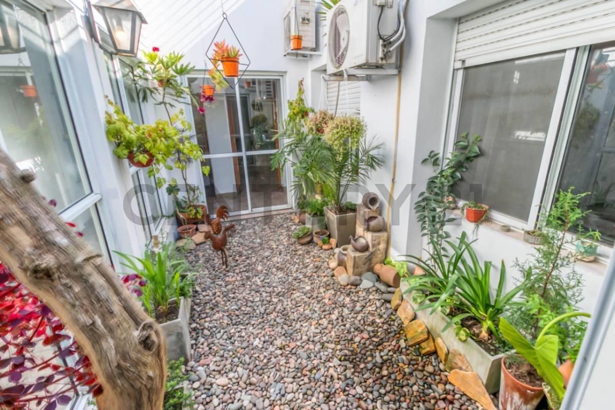 Foto de Casa en venta con tres dormitorios en La Plata, imagen 3