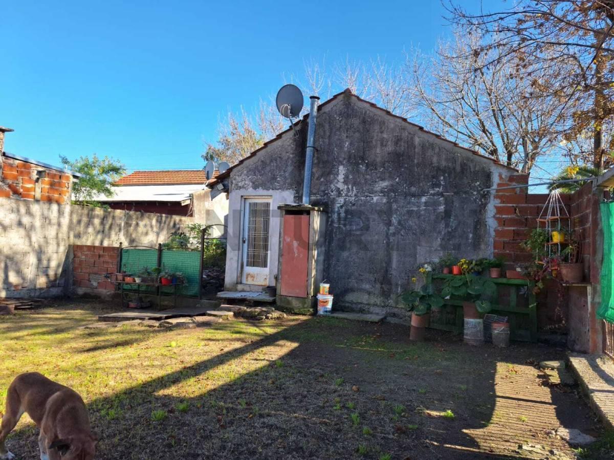 Foto de CASA CON EXCELENTE POTENCIAL COMERCIAL! EN VENTA SOBRE LOTE PROPIO EN, imagen 4