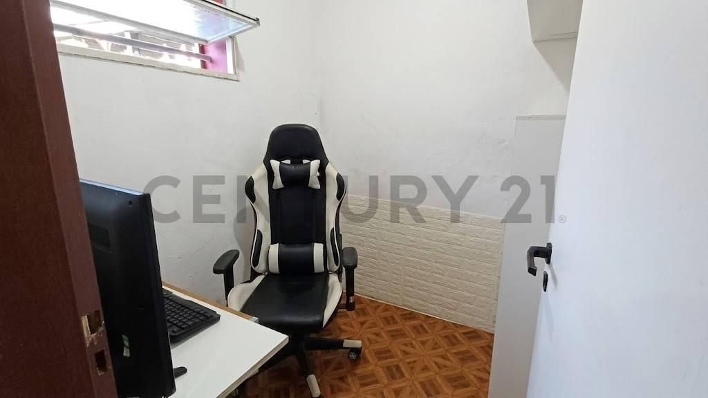 Foto de HERMOSA CASA CON AMPLIO PATIO EN ARTURO SEGUÍ, imagen 4