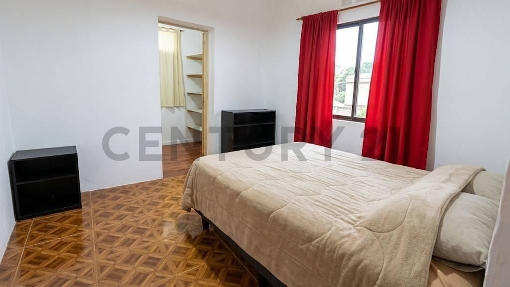 Foto de HERMOSA CASA CON AMPLIO PATIO EN ARTURO SEGUÍ, imagen 2