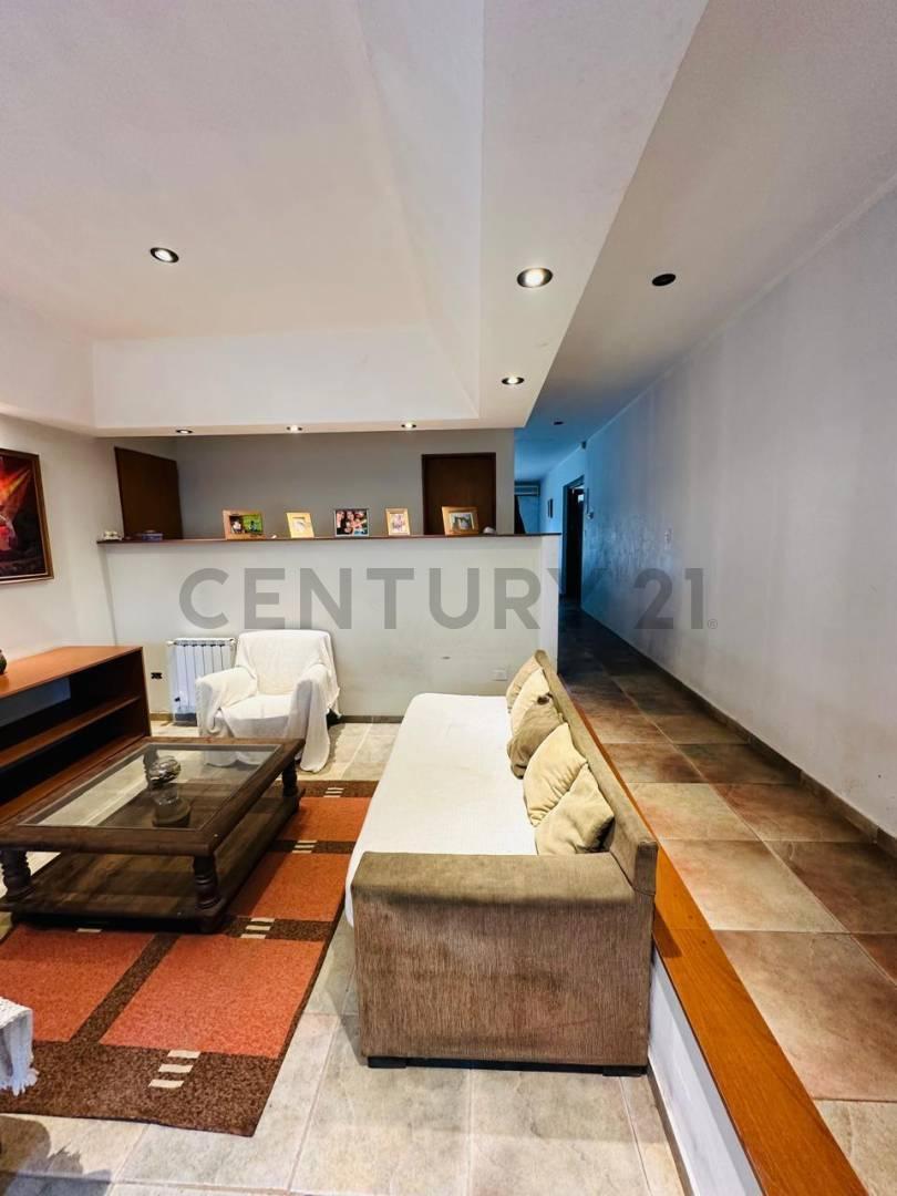 Foto de Venta de casa de 3 dormitorios con parque y pileta en La Plata / Manuel, imagen 5