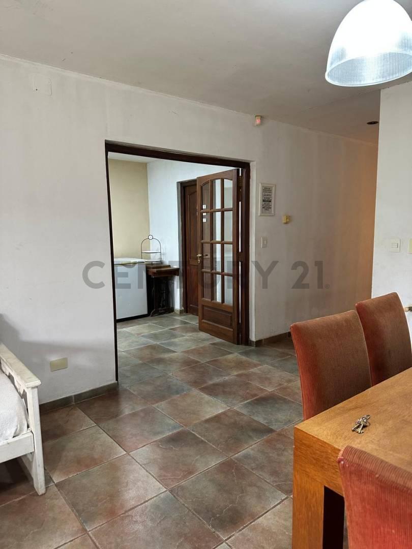 Foto de Venta de casa de 3 dormitorios con parque y pileta en La Plata / Manuel, imagen 3