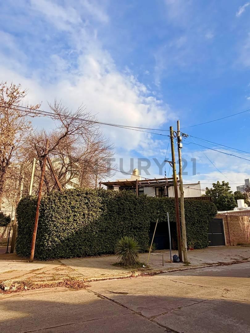 Foto de Casa de 2 plantas en casco urbano de La Plata, imagen 3