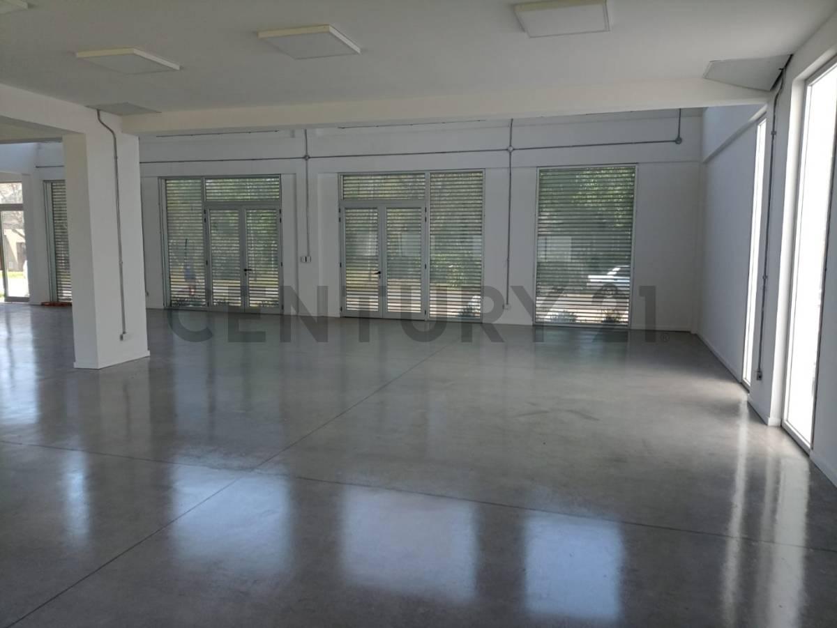 Foto de Local comercial a estrenar en venta en City Bell, La Plata, imagen 2