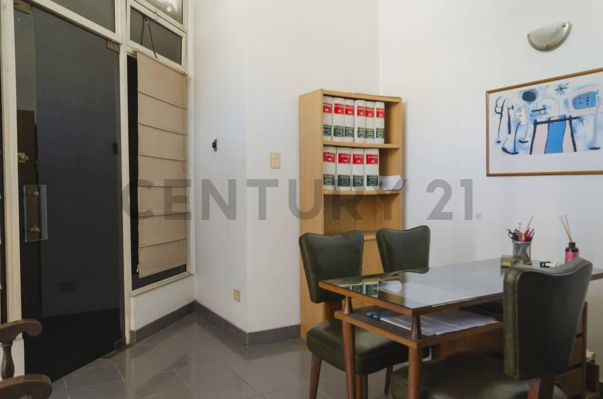 Foto de VENTA LOCAL + DEPARTAMENTO 2 DORMITORIOS (frente a la Municipalidad de, imagen 3