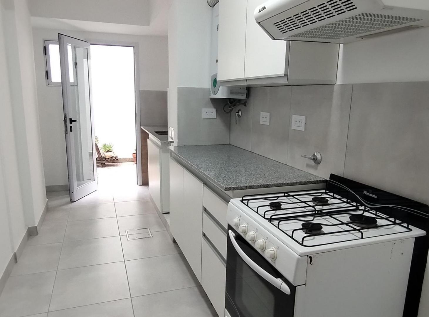 Foto de Departamento de un dormitorio y patio!, imagen 2