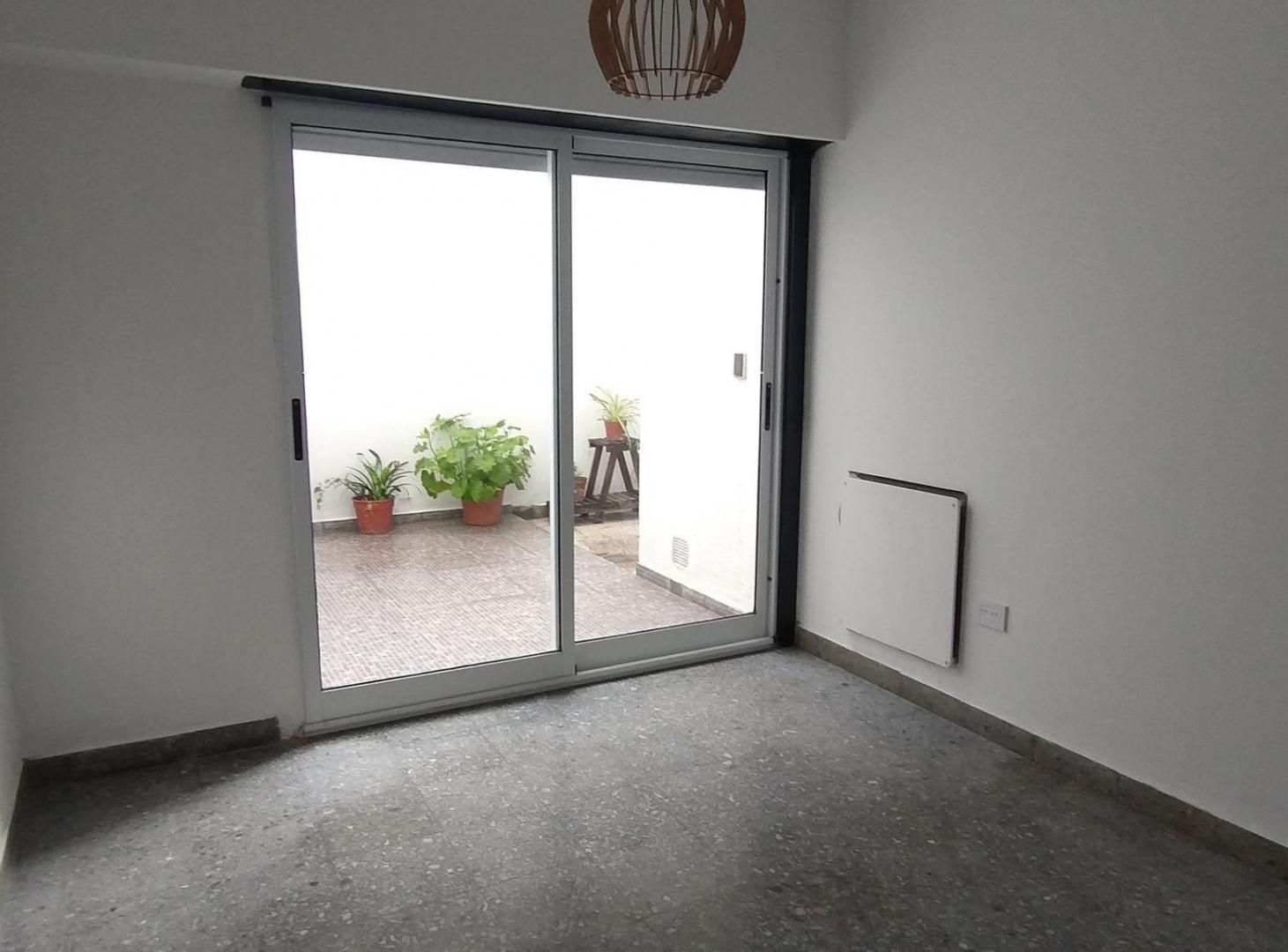 Foto de Departamento de un dormitorio y patio!, imagen 3