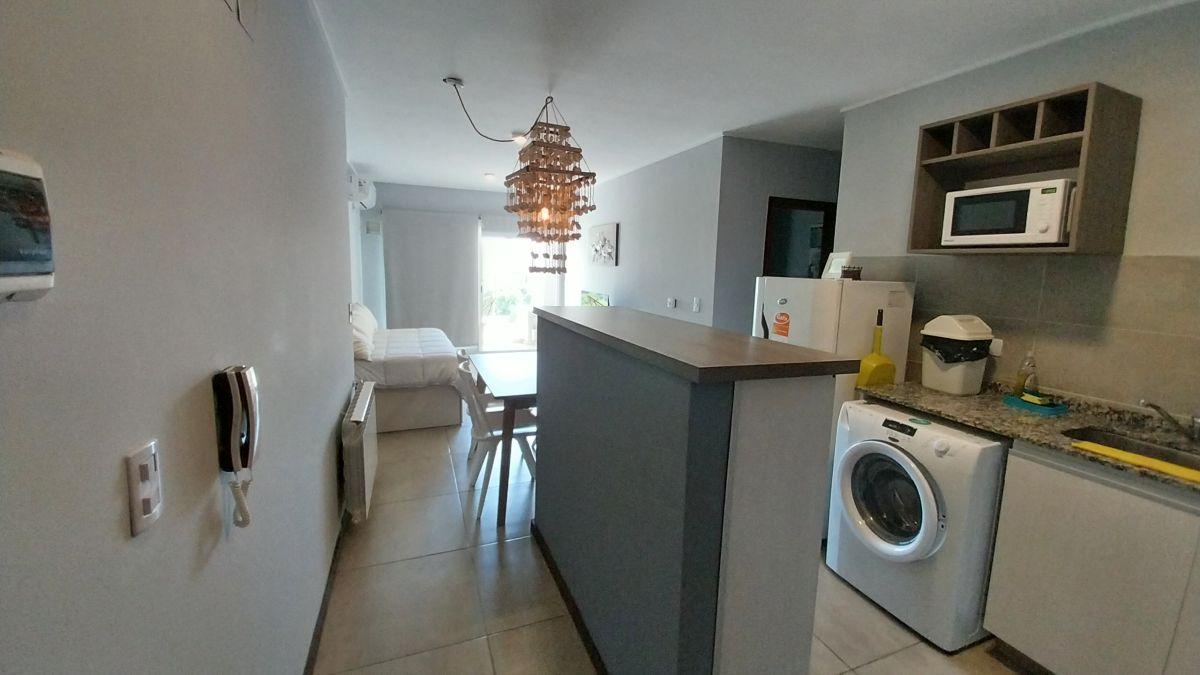 Foto de ALQUILER TEMPORARIO DEPARTAMENTO CON COCHERA EN VILLA CARLOS PAZ, imagen 4