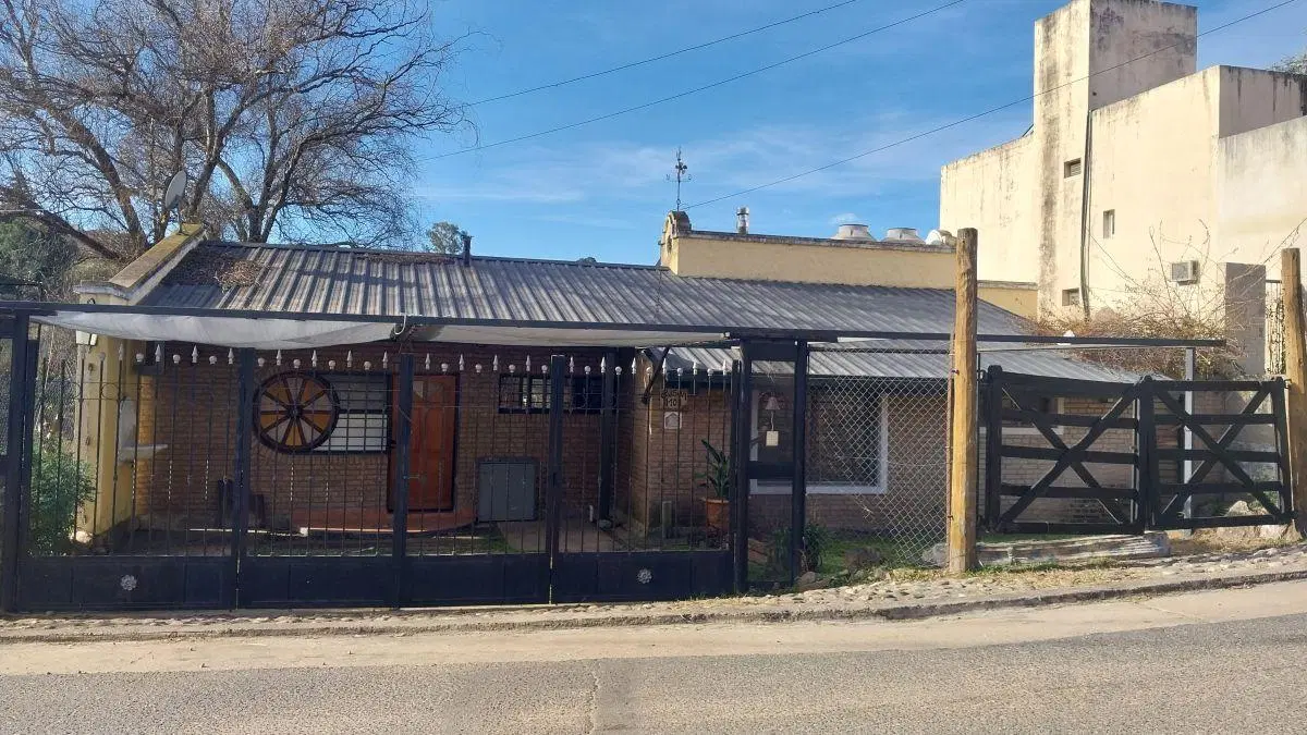 Alquiler Anual casa 2 dormitorios con escritorio Villa Carlos Paz 4