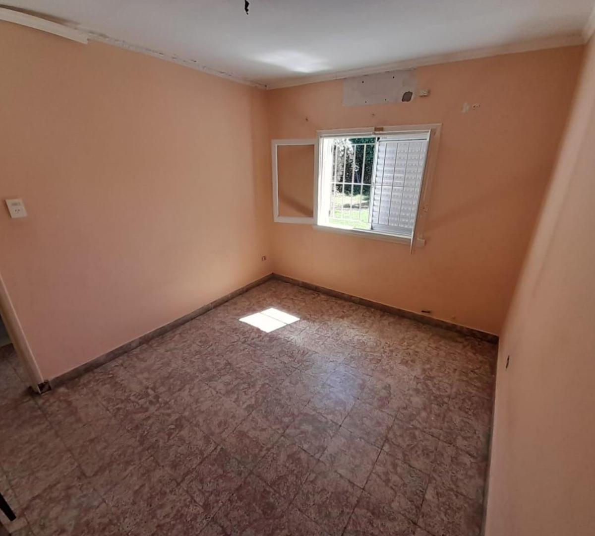 Casa con amplio jardín