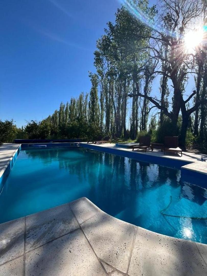 Finca en Venta. Mendoza, con Casa y 4 Duplex. 1