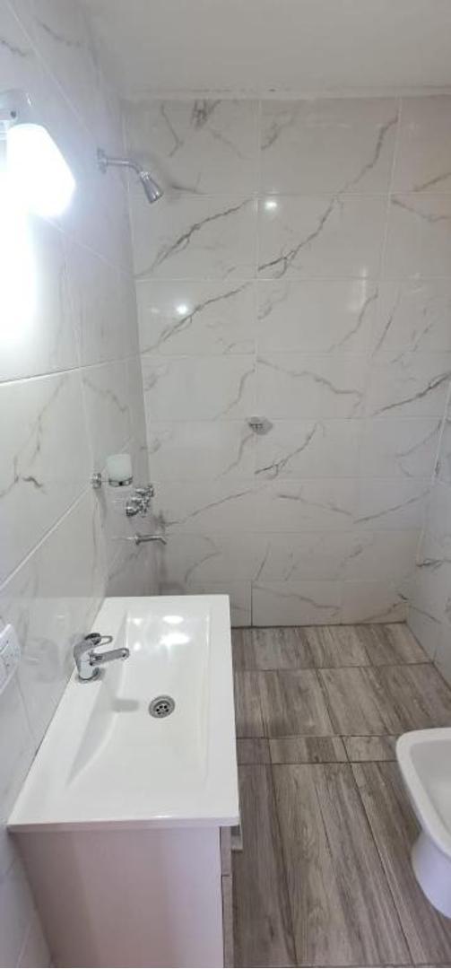 Finca en Venta. Mendoza, con Casa y 4 Duplex. 5