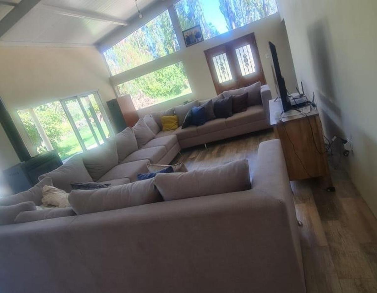 Finca en Venta. Mendoza, con Casa y 4 Duplex. 3